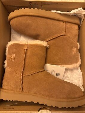 UGG Chestnut Short Shearling Boot